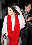 th_26762_Preppie_-_Selena_Gomez_at_Phillipe_Chow_restaurant_in_West_Hollywood_-_Feb._3_2010_047_122_117lo.jpg