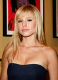 Kristen Bell - Страница 2 Th_52048_kristenbellhollywoodmostwantedartshow_02_123_161lo