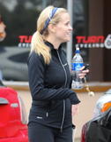 Reese Witherspoon - Страница 2 Th_36356_reese_witherspoon_leaving_a_spin_class-009_122_250lo