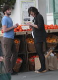 th_42280_Preppie_-_Milla_Jovovich_donates_to_charity_after_shopping_at_Bristol_Farms_in_Beverly_Hills_-_Feb._10_2010_9108_122_424lo.jpg