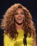th_38133_Beyonce_BET_Awards_in_LA_July_1_2012_07_122_431lo.jpg