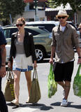 th_72386_Preppie_-_Jessica_Biel_shopping_at_Whole_Foods_in_Brentwood_-_July_4_2009_8513_122_514lo.jpg