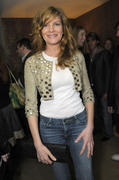 th_60052_Celebutopia_Rene_Russo_Kara_Ross_NY_Oscar_Collection_cocktail_party_03_122_530lo.jpg
