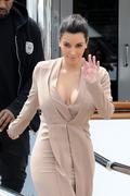 th_828985738_Kim_Kardashian_Cannes_ReSiDuO14_123_7lo.jpg