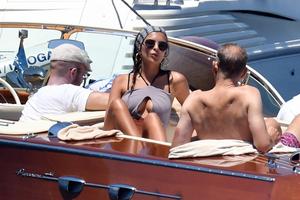 Emily Ratajkowski Wearing Swimsuits on a Boat in Positano, Italy - 6_23_17-n6d45m1djw.jpg